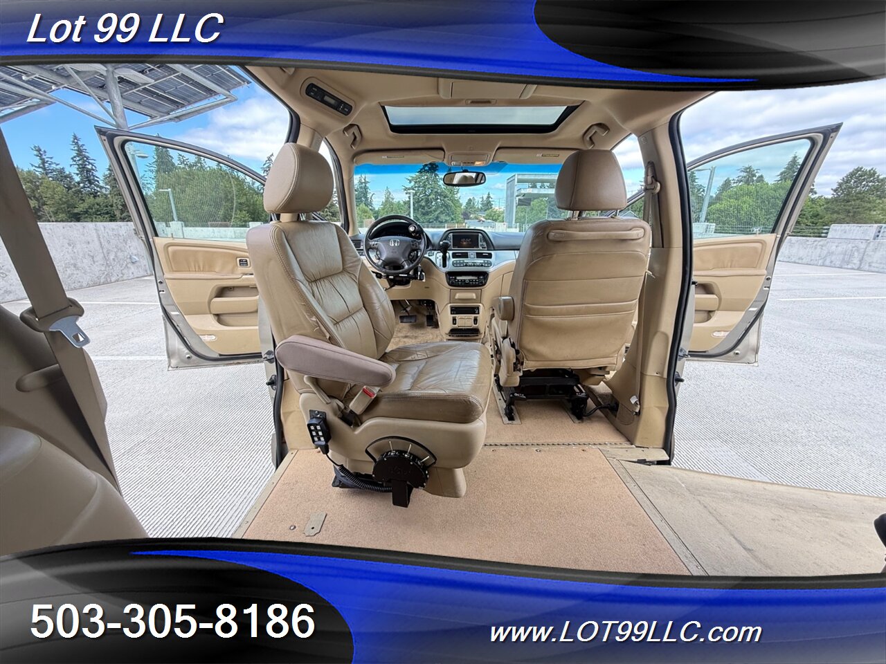 2010 Honda Odyssey Touring 131k ** WHEELCHAIR VAN ** Navigation Cam DVD Heated Leather Moon Roof - Photo 4 - Milwaukie, OR 97267