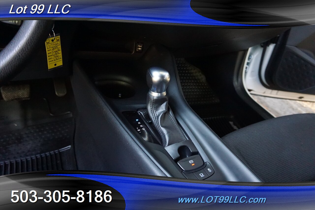 2019 Toyota C-HR LE CROSSOVER 2.0L Auto Newer Tires 1OWNER 31 MPG - Photo 24 - Milwaukie, OR 97267
