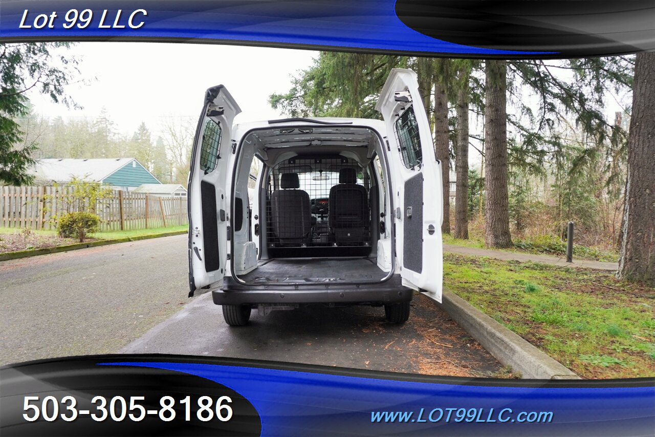 2017 Chevrolet Express City LT 2.0L 69K Dual Sliding Doors 1 OWNER   - Photo 28 - Milwaukie, OR 97267