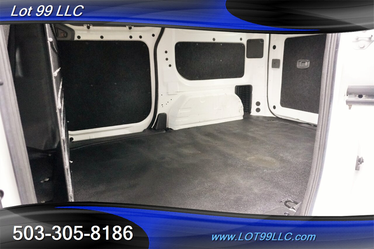 2017 Chevrolet Express City LT 2.0L 69K Dual Sliding Doors 1 OWNER   - Photo 13 - Milwaukie, OR 97267