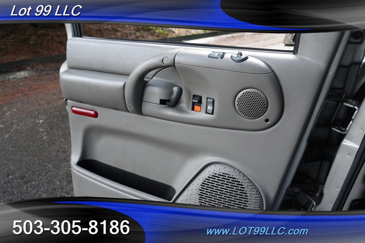2005 Chevrolet Astro van 82k V6 4.3L Auto Seats Delete 2 OWNERS NO RUST   - Photo 18 - Milwaukie, OR 97267