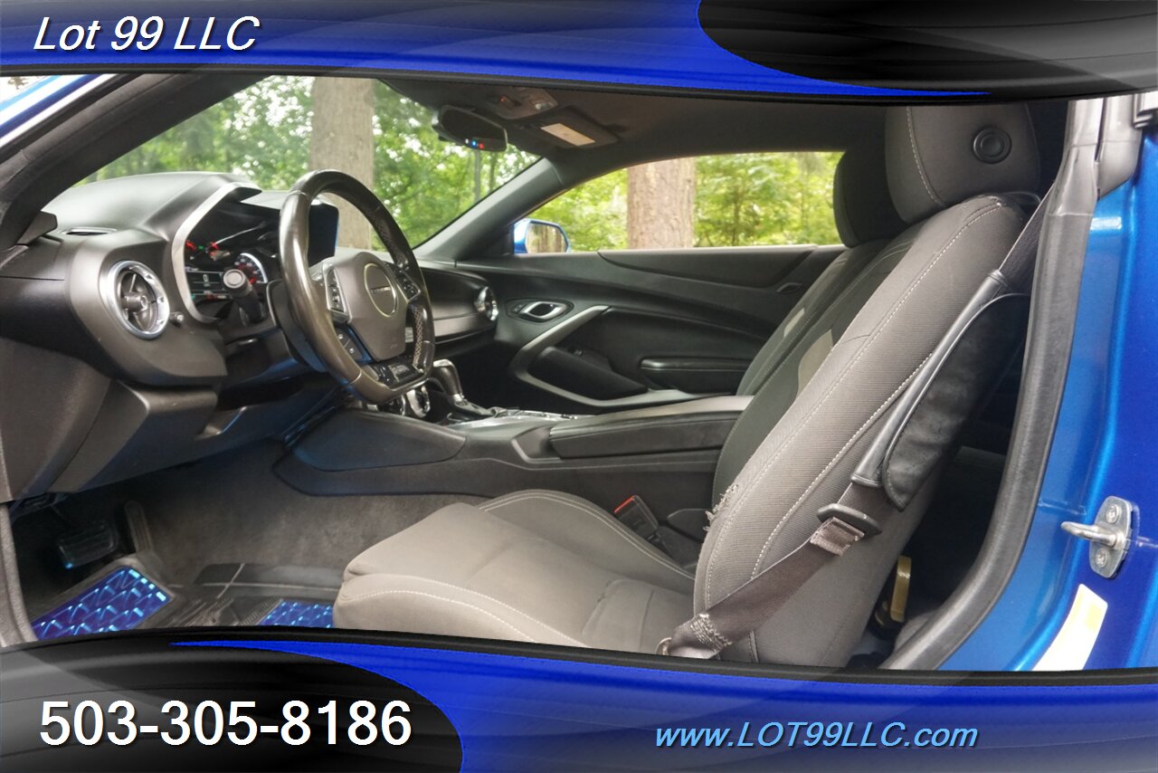 2017 Chevrolet Camaro LT Coupe 2.0L TURBO Automatic Carbon fiber Spoiler   - Photo 2 - Milwaukie, OR 97267