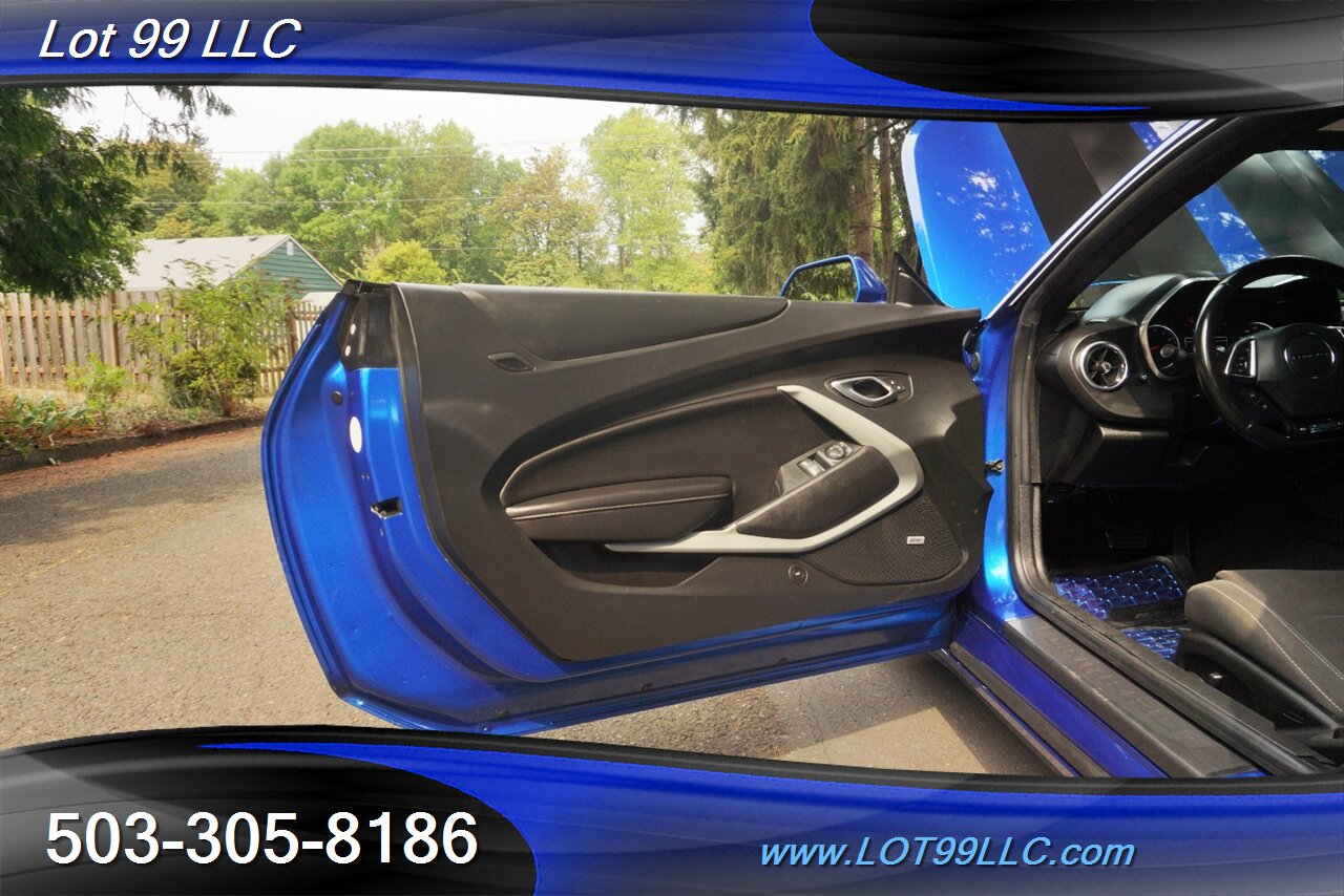 2017 Chevrolet Camaro LT Coupe 2.0L TURBO Automatic Carbon fiber Spoiler   - Photo 19 - Milwaukie, OR 97267
