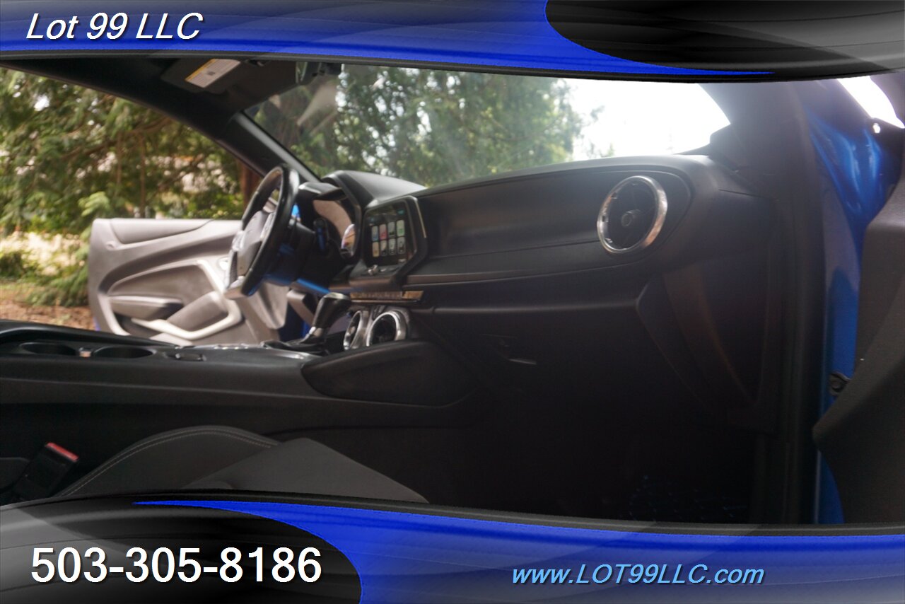 2017 Chevrolet Camaro LT Coupe 2.0L TURBO Automatic Carbon fiber Spoiler   - Photo 16 - Milwaukie, OR 97267