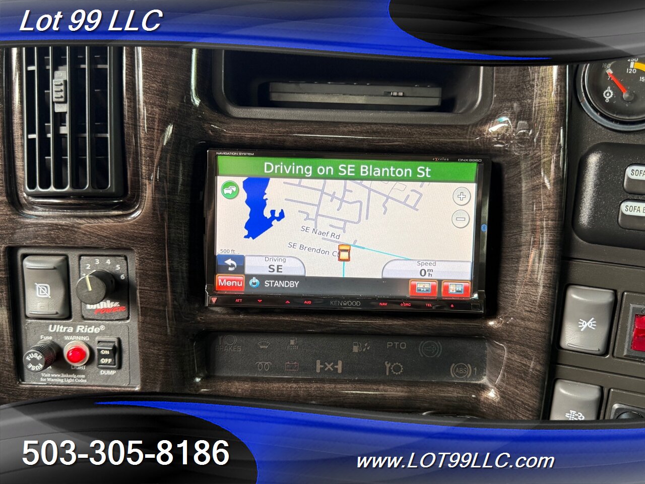 2009 GMC 4500 TOPKICK 55k 6.6 Duramax Diesel Htd Leather Nav DVD BED T - Photo 14 - Milwaukie, OR 97267