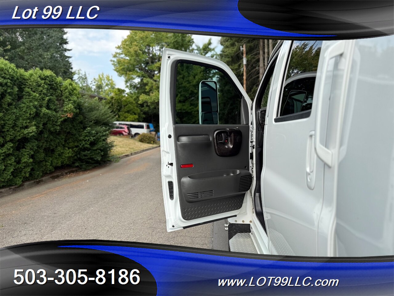 2009 GMC 4500 TOPKICK 55k 6.6 Duramax Diesel Htd Leather Nav DVD BED T - Photo 29 - Milwaukie, OR 97267
