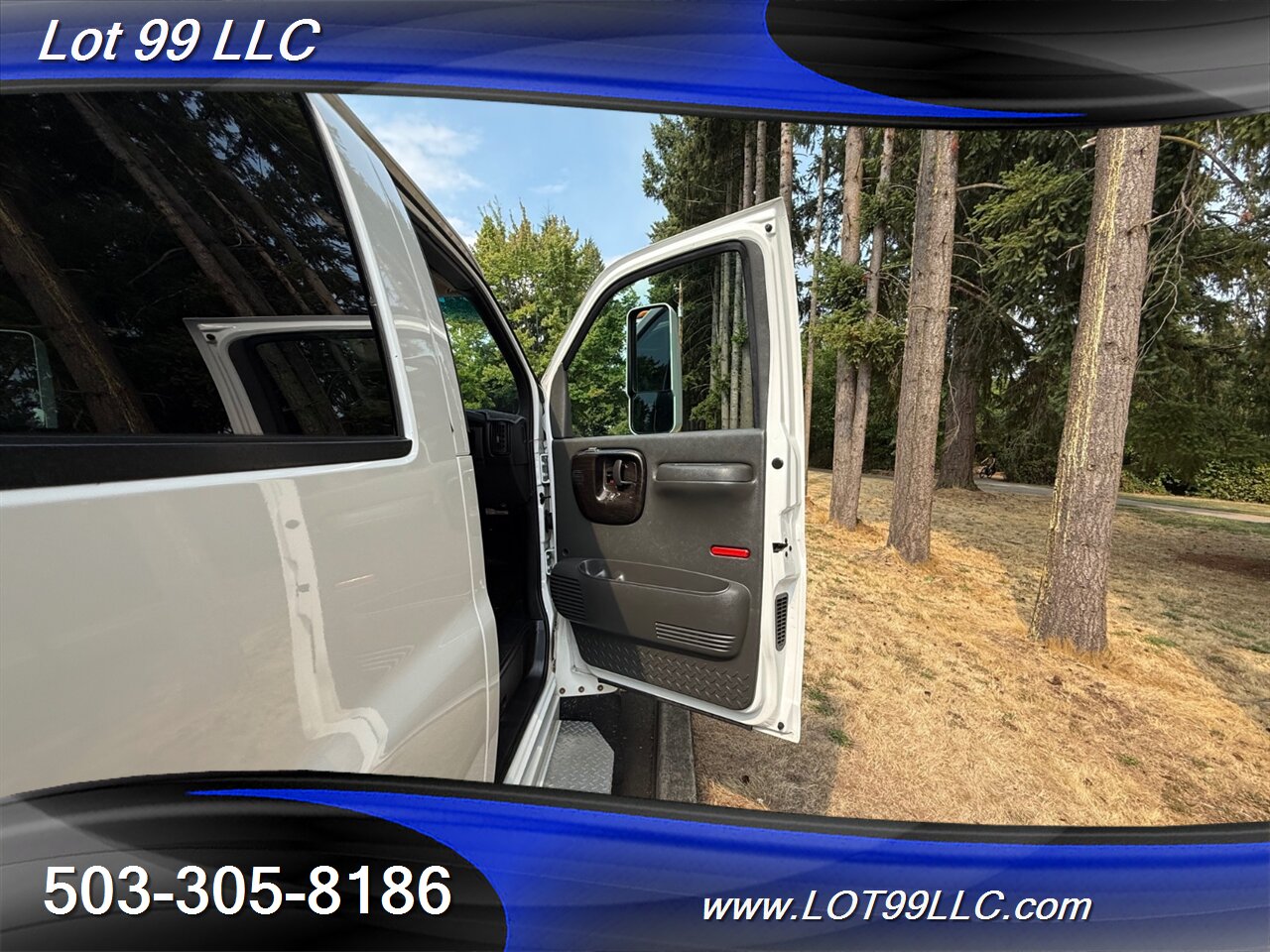 2009 GMC 4500 TOPKICK 55k 6.6 Duramax Diesel Htd Leather Nav DVD BED T - Photo 48 - Milwaukie, OR 97267