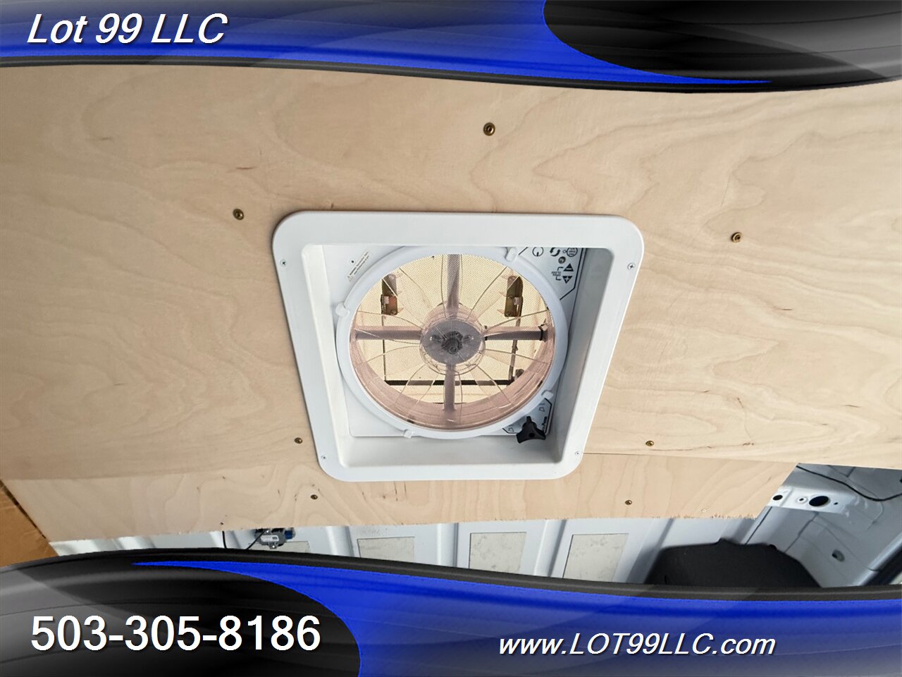 2019 Mercedes-Benz Sprinter 2500 32k Miles DIESEL **Camper Conversion** - Photo 23 - Milwaukie, OR 97267