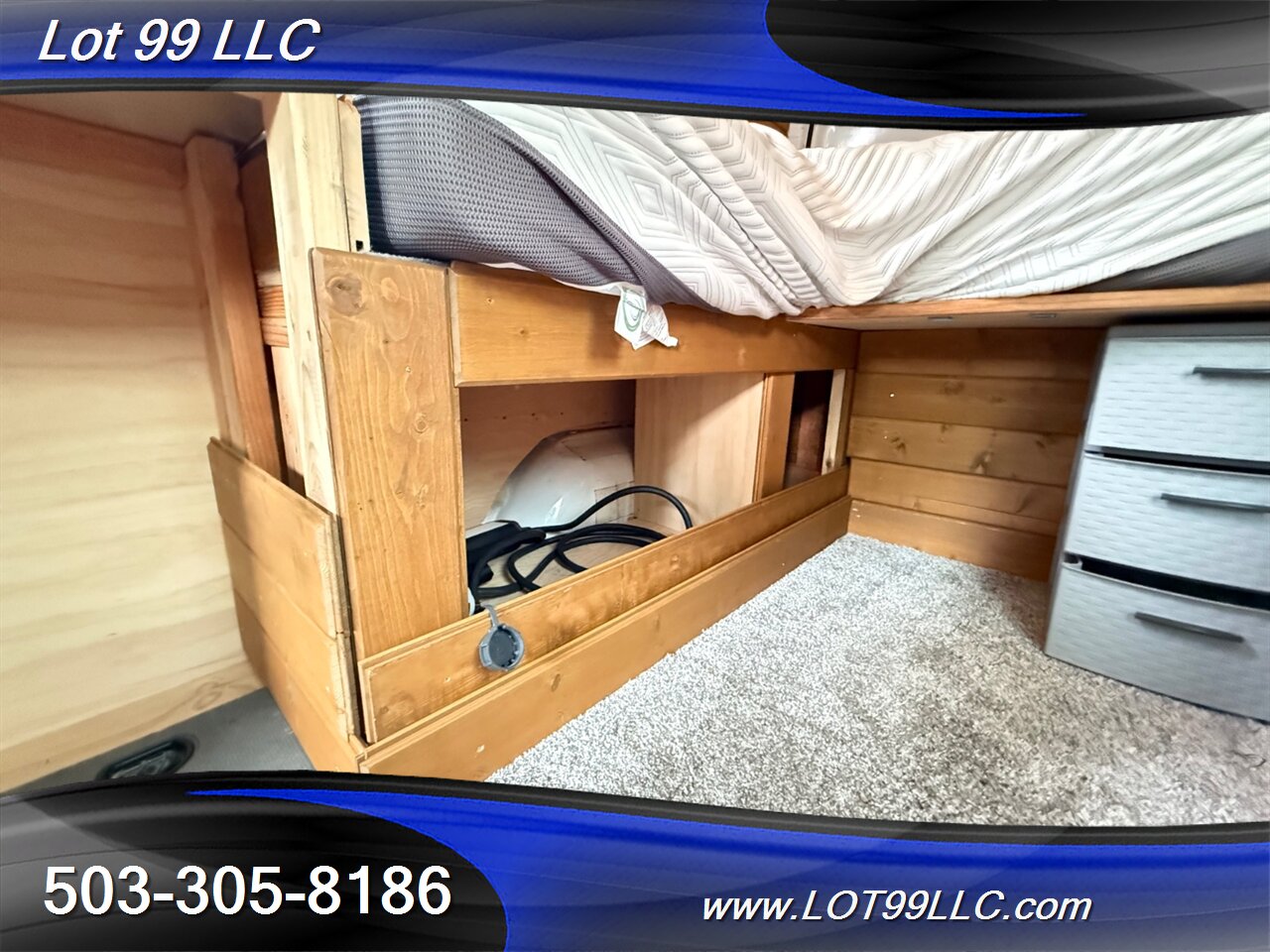 2019 Mercedes-Benz Sprinter 2500 32k Miles DIESEL **Camper Conversion** - Photo 40 - Milwaukie, OR 97267