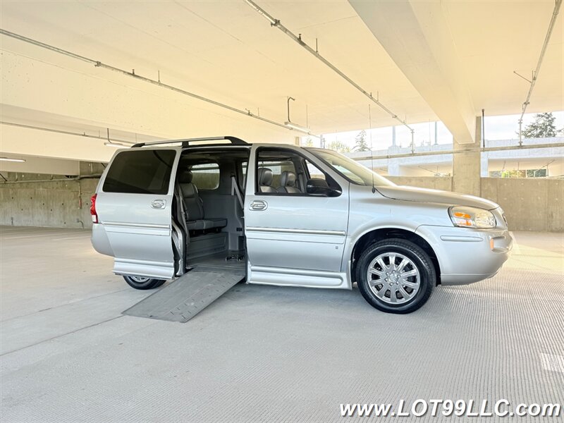 2007 Buick Terraza CXL 122k** WHEELCHAIR VAN ***  Power Side Ramp Leather Overhead DVD Entertainment