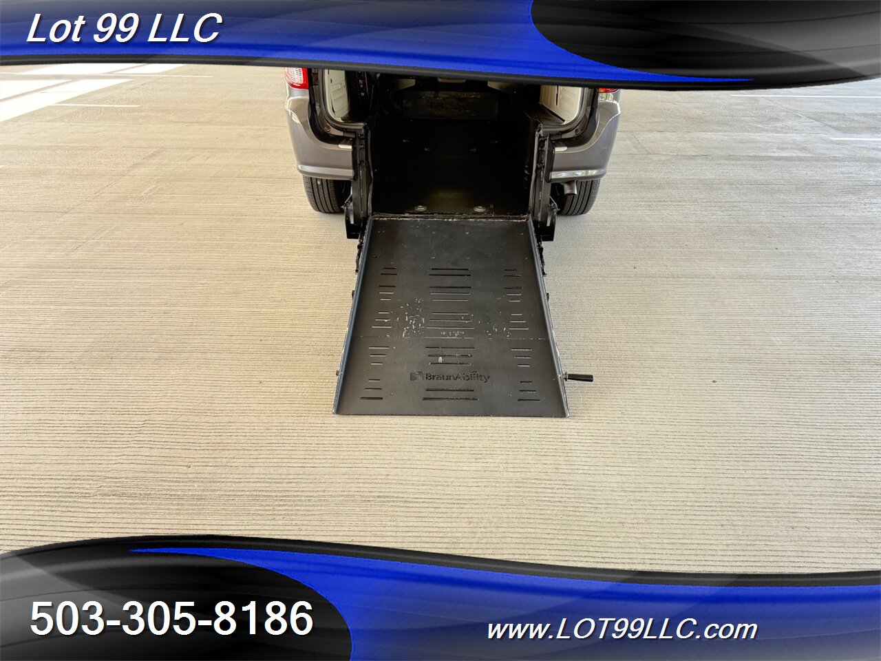 2018 Dodge Grand Caravan 75k WHEELCHAIR VAN Rear Entry Ramp BraunAbility Dual Power Sliding Doors Power Hatch BackUp Camera - Photo 3 - Milwaukie, OR 97267