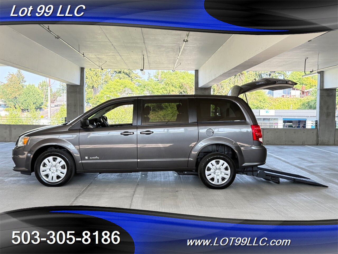 2018 Dodge Grand Caravan 75k WHEELCHAIR VAN Rear Entry Ramp BraunAbility Dual Power Sliding Doors Power Hatch BackUp Camera - Photo 1 - Milwaukie, OR 97267