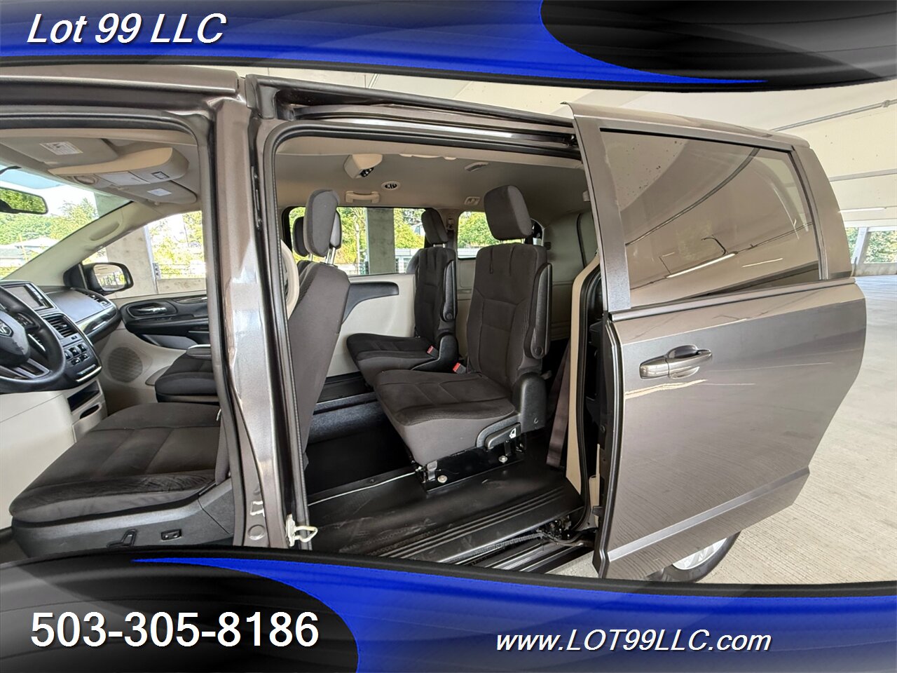 2018 Dodge Grand Caravan 75k WHEELCHAIR VAN Rear Entry Ramp BraunAbility Dual Power Sliding Doors Power Hatch BackUp Camera - Photo 5 - Milwaukie, OR 97267