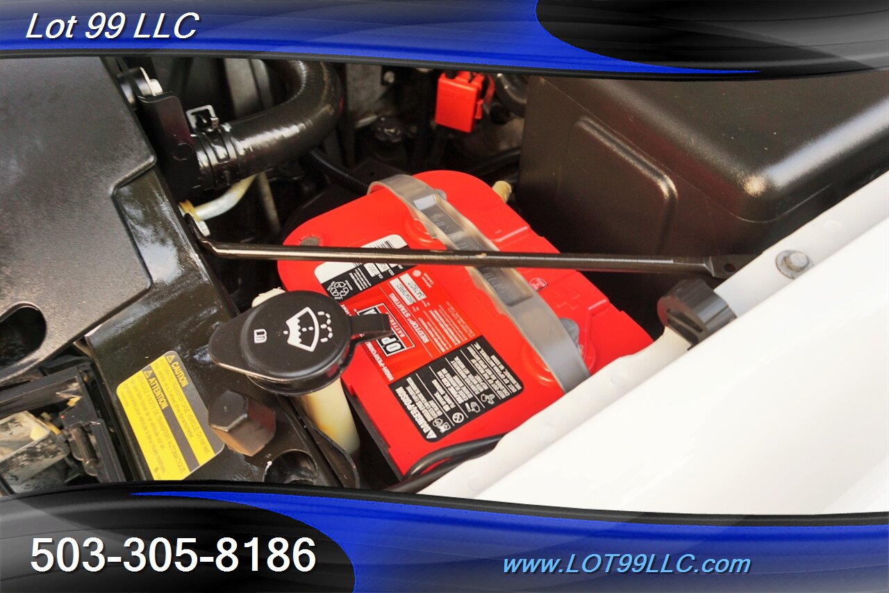 2003 Chevrolet Suburban 2500 4x4 V8 Heated Leather 3 ROW NO RUST - Photo 23 - Milwaukie, OR 97267