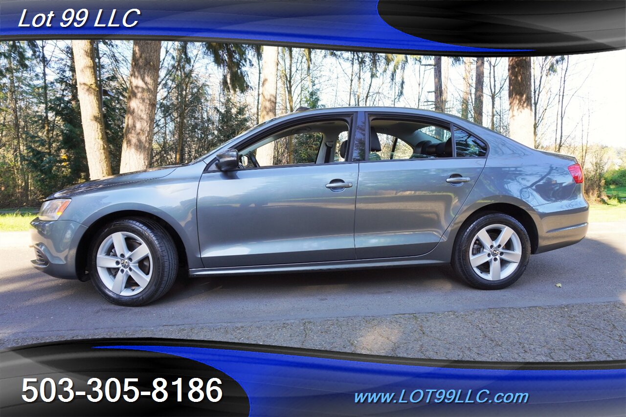 2012 Volkswagen Jetta TDI Value Edition Heated Leather Moon Roof Premium Wheels Newer Tires 42 MPG - Photo 5 - Milwaukie, OR 97267