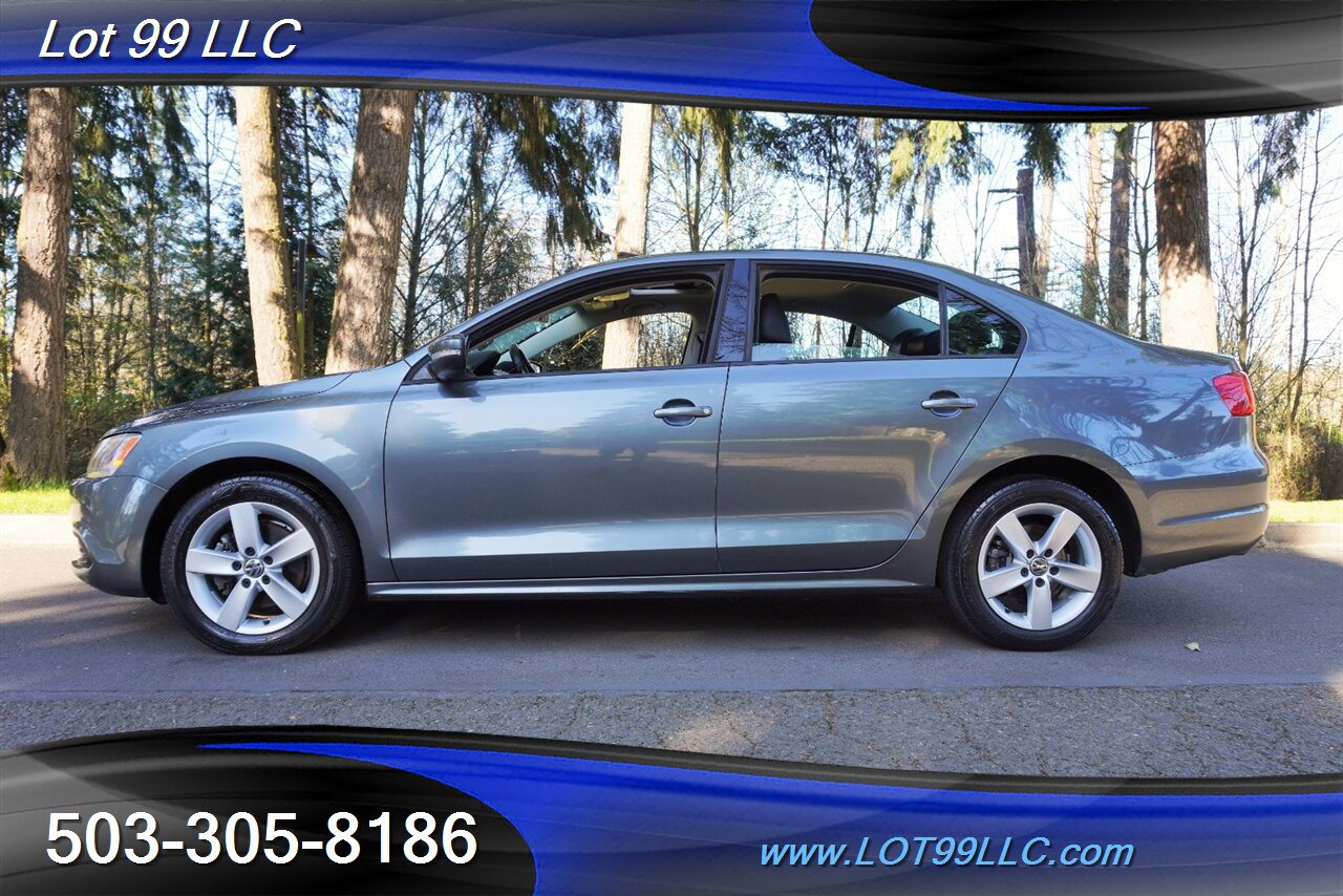2012 Volkswagen Jetta TDI Value Edition Heated Leather Moon Roof Premium Wheels Newer Tires 42 MPG - Photo 1 - Milwaukie, OR 97267