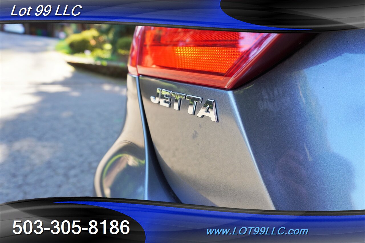 2012 Volkswagen Jetta TDI Value Edition Heated Leather Moon Roof Premium Wheels Newer Tires 42 MPG - Photo 32 - Milwaukie, OR 97267