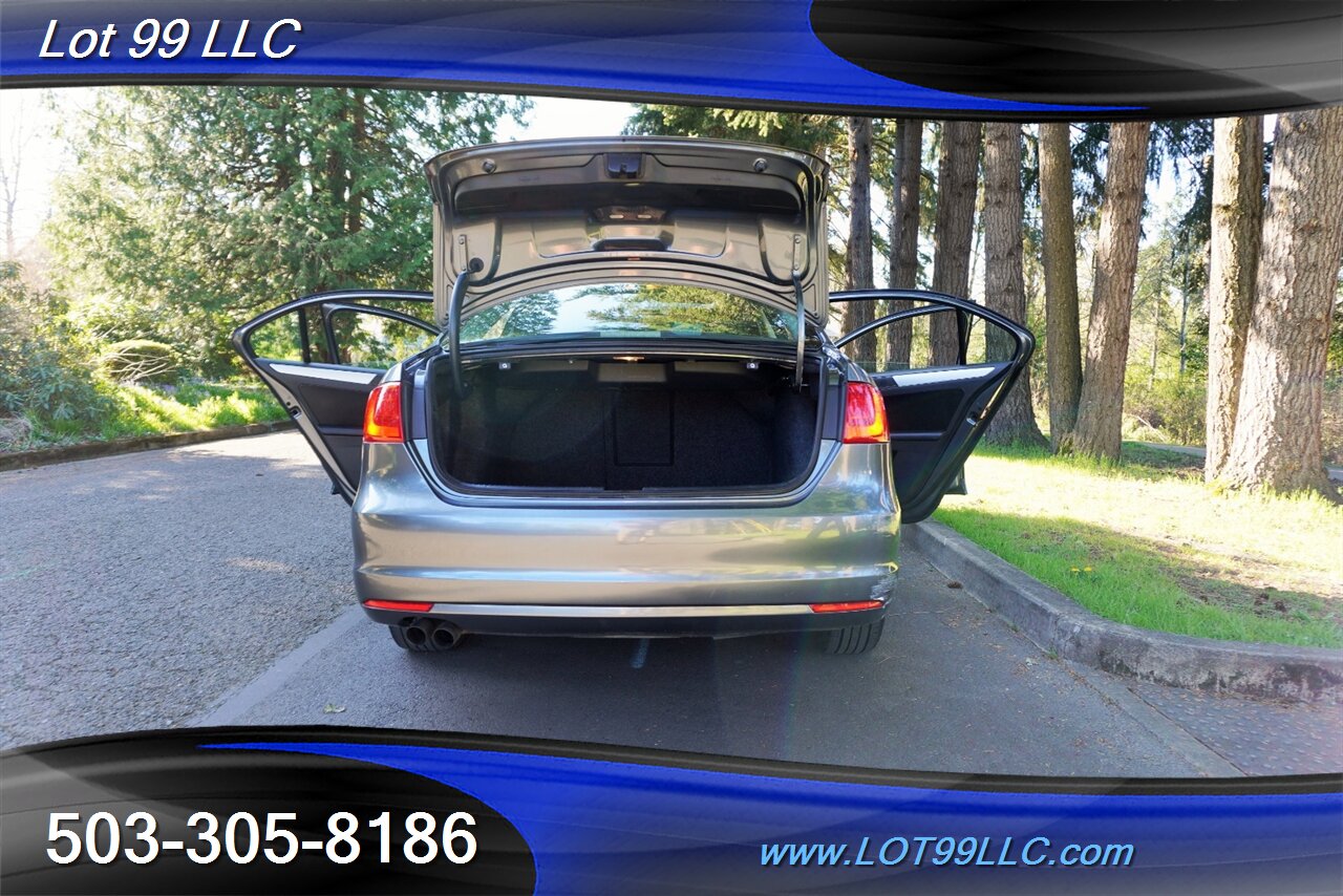 2012 Volkswagen Jetta TDI Value Edition Heated Leather Moon Roof Premium Wheels Newer Tires 42 MPG - Photo 31 - Milwaukie, OR 97267