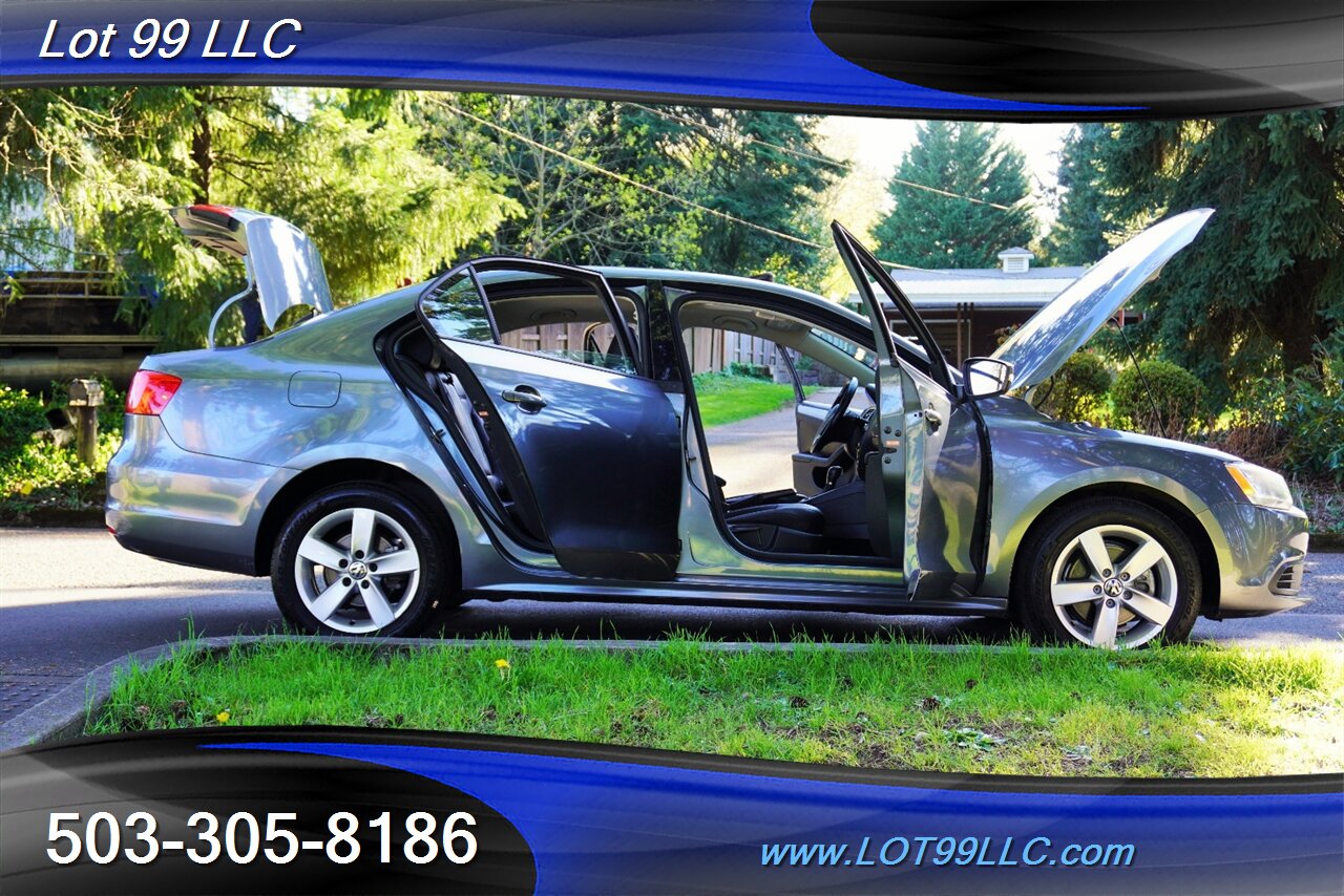 2012 Volkswagen Jetta TDI Value Edition Heated Leather Moon Roof Premium Wheels Newer Tires 42 MPG - Photo 30 - Milwaukie, OR 97267