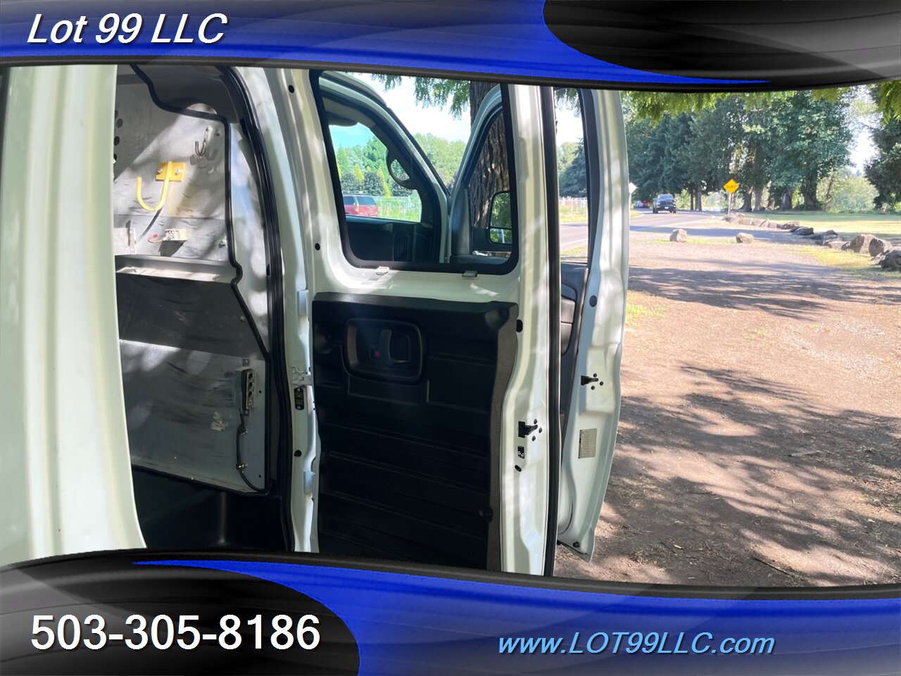 2014 Chevrolet Express 1500 Cargo Van ** AWD **   - Photo 43 - Milwaukie, OR 97267