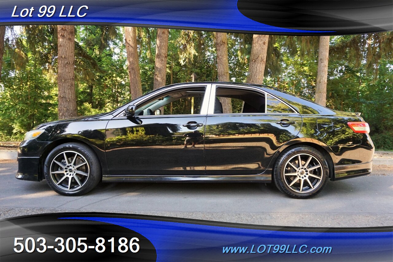2011 Toyota Camry SE Sedan 2.5L Moon Roof Premium Wheels NEW TIRES - Photo 1 - Milwaukie, OR 97267