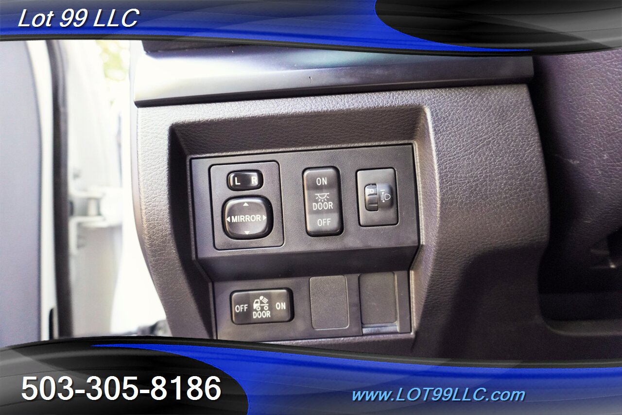 2016 Toyota Tundra SR5 4X4 V8 4.6L Automatic Short Bed Newer Tires 1 OWNER - Photo 27 - Milwaukie, OR 97267