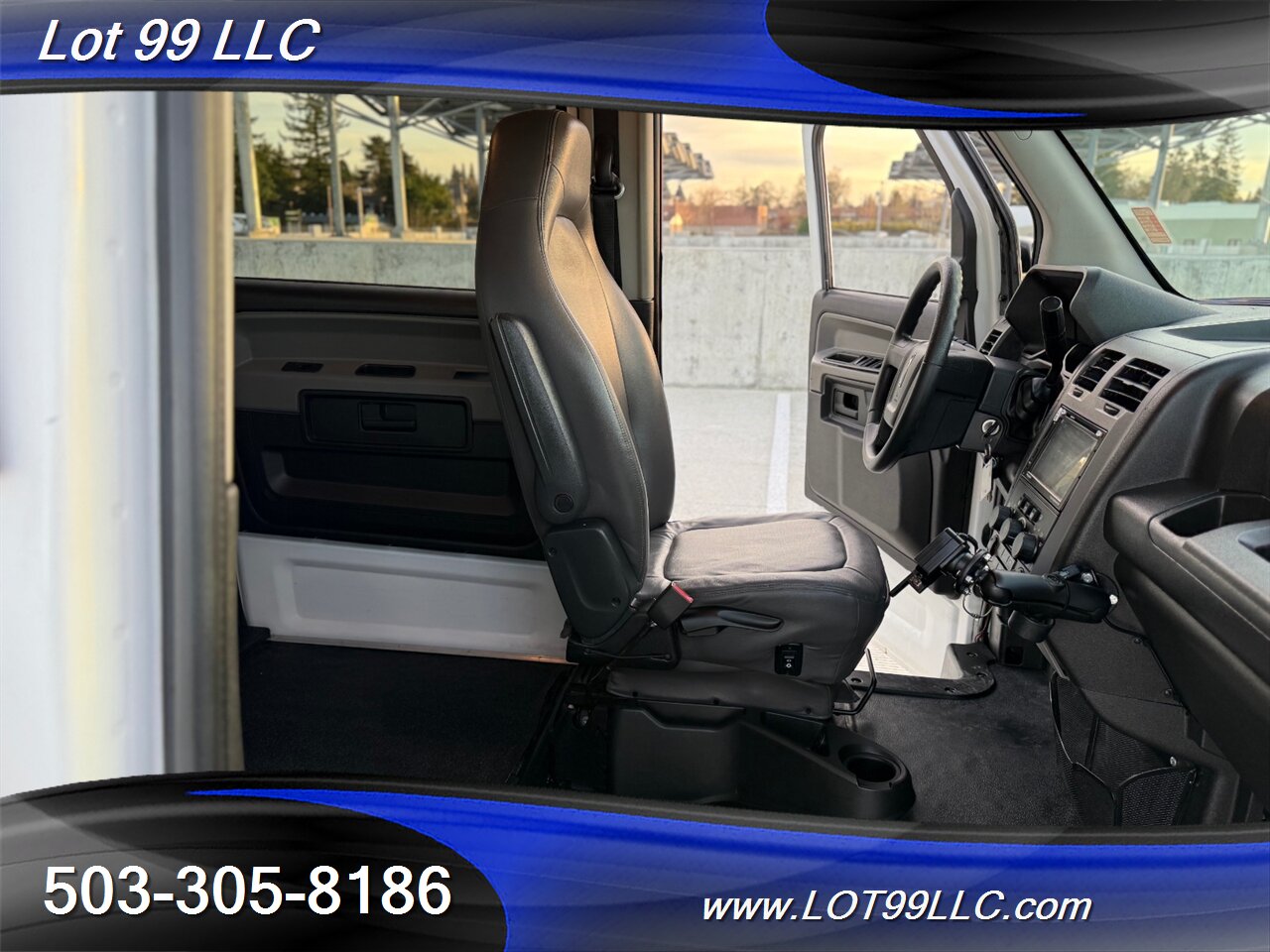 2016 AM GENERAL MV-1 WHEELCHAIR VAN  ** Only 37k Miles **   - Photo 40 - Milwaukie, OR 97267