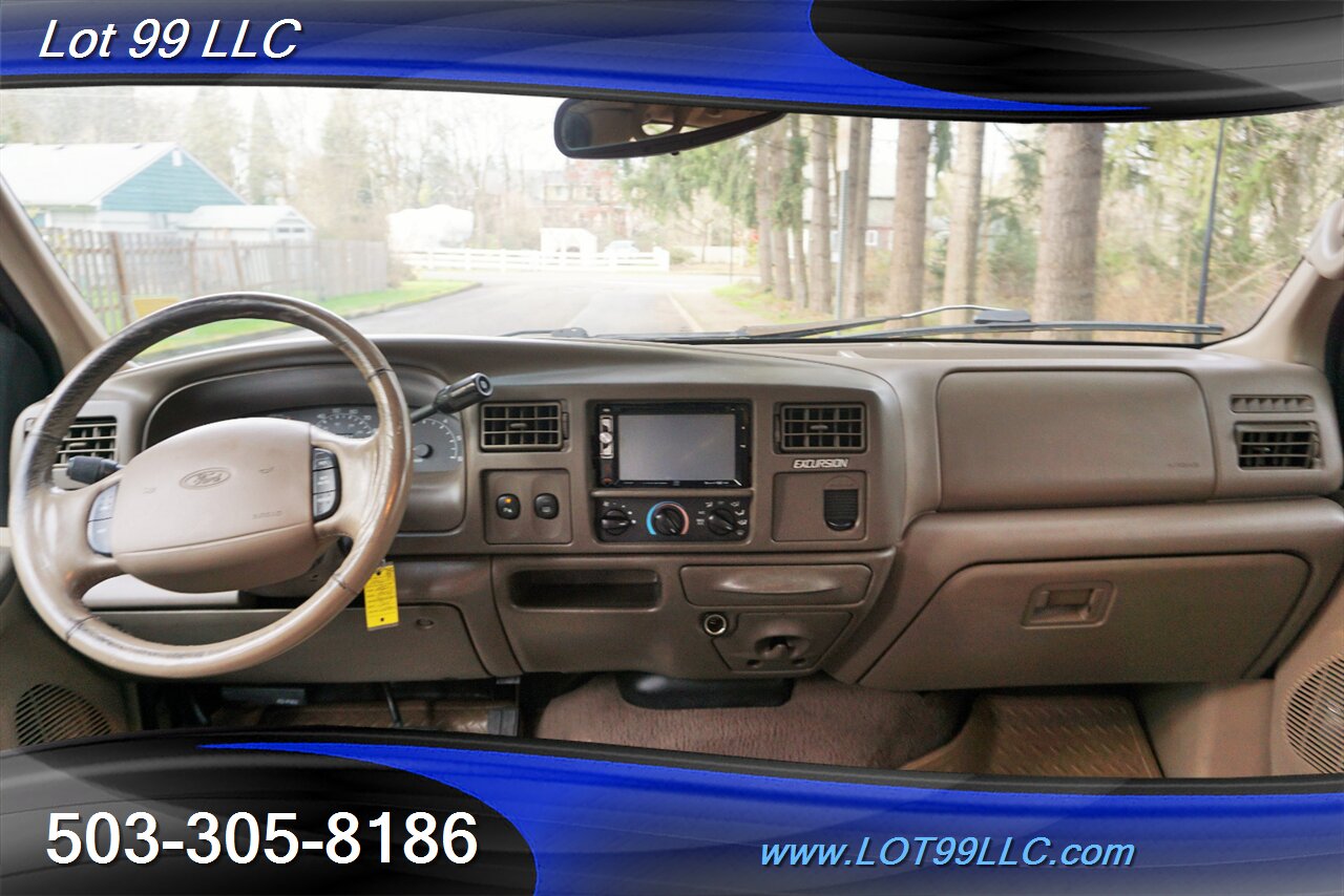 2001 Ford Excursion Limited V8 5.4L Auto Leather 3 Row Seating   - Photo 2 - Milwaukie, OR 97267