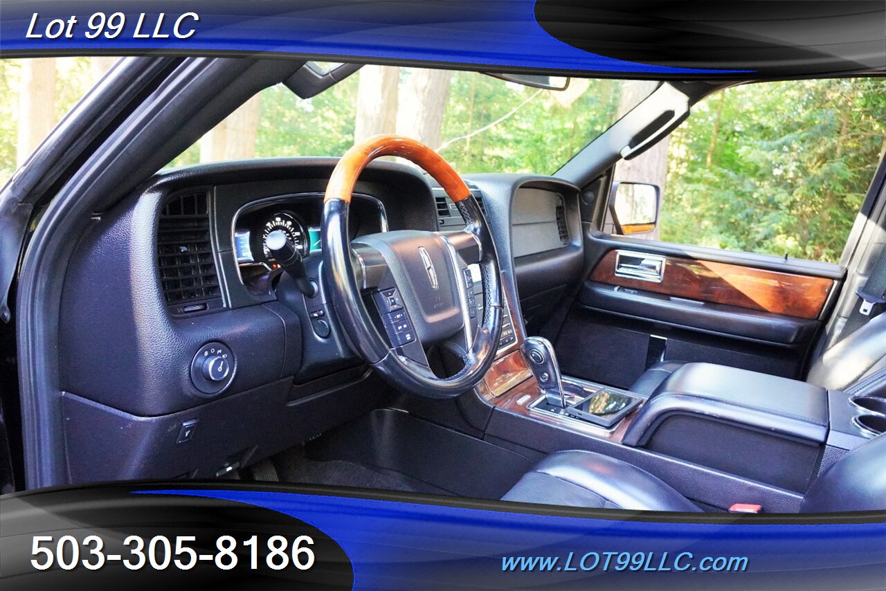 2017 Lincoln Navigator Select 4x4 V6 Ecoboost Heated AC Leather Moon GPS  3 ROW Premium Wheels Newer Tires - Photo 13 - Milwaukie, OR 97267
