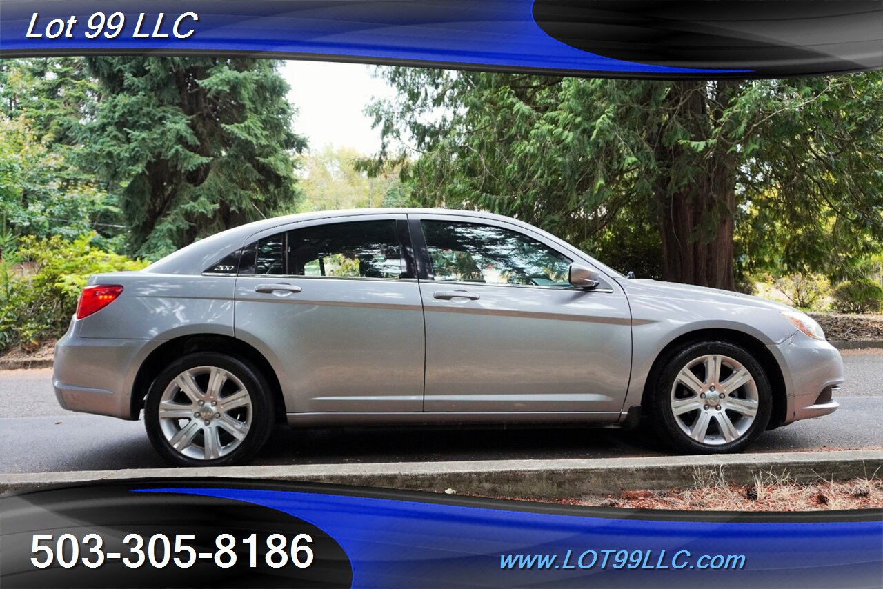 2013 Chrysler 200 Series LX Sedan 2.4L Automatic Premium Wheels 29 MPG - Photo 7 - Milwaukie, OR 97267