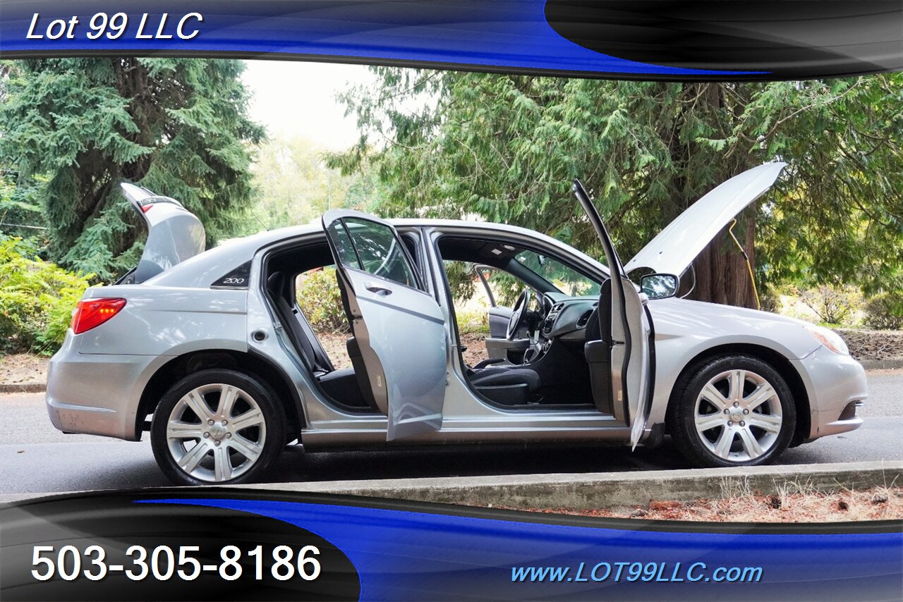 2013 Chrysler 200 Series LX Sedan 2.4L Automatic Premium Wheels 29 MPG - Photo 24 - Milwaukie, OR 97267