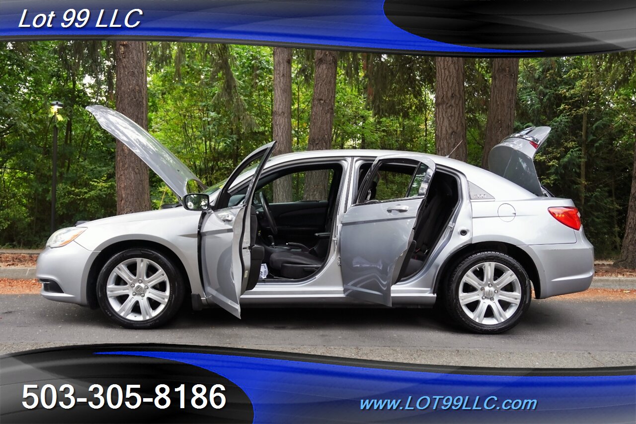 2013 Chrysler 200 Series LX Sedan 2.4L Automatic Premium Wheels 29 MPG - Photo 22 - Milwaukie, OR 97267