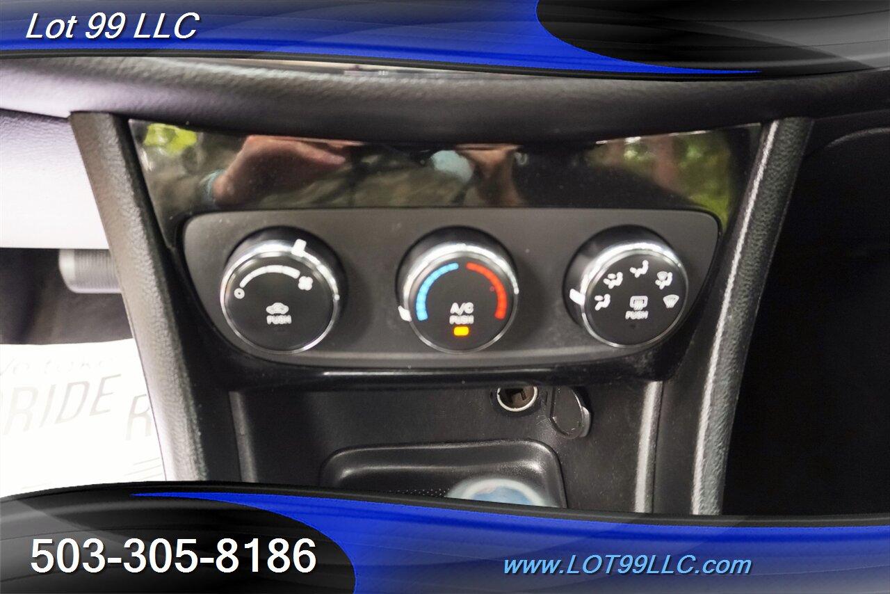 2013 Chrysler 200 Series LX Sedan 2.4L Automatic Premium Wheels 29 MPG - Photo 18 - Milwaukie, OR 97267