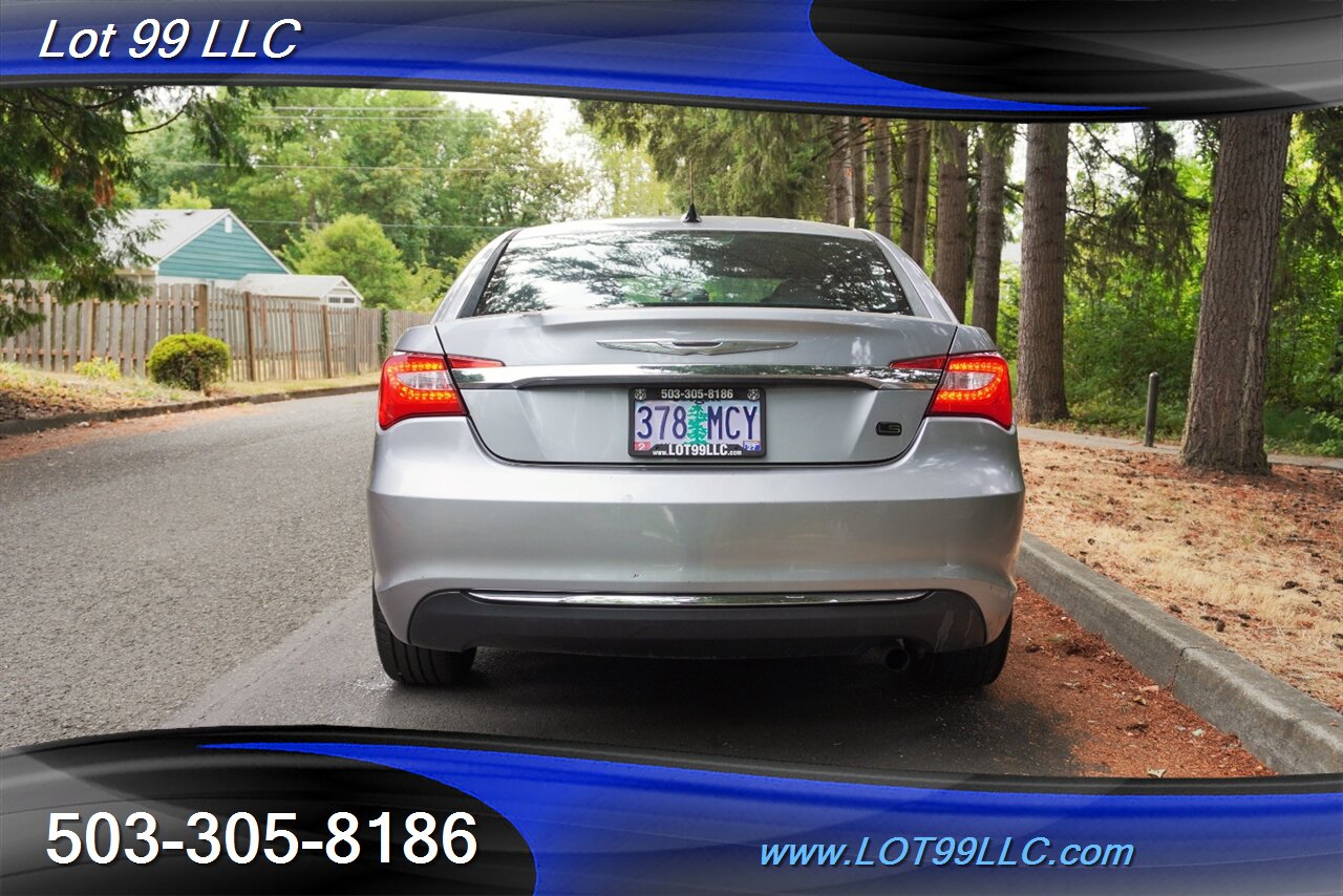 2013 Chrysler 200 Series LX Sedan 2.4L Automatic Premium Wheels 29 MPG - Photo 9 - Milwaukie, OR 97267