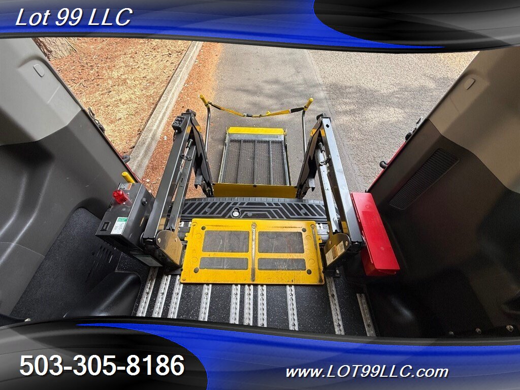 2020 Ford Transit 350 WHEELCHAIR VAN Mid 104k Roof Rear Lift  Interlock Flooring Allowing for Any Seating Configuration-Fully Customizable Seating Configuration to meet YOUR NEEDS !!! - Photo 20 - Milwaukie, OR 97267
