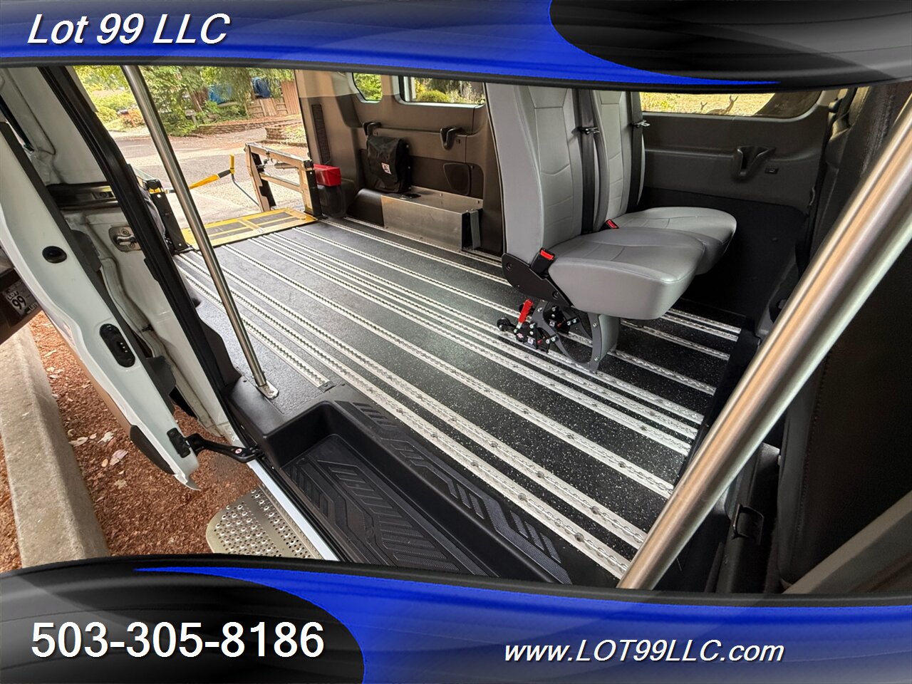 2020 Ford Transit 350 WHEELCHAIR VAN Mid 104k Roof Rear Lift  Interlock Flooring Allowing for Any Seating Configuration-Fully Customizable Seating Configuration to meet YOUR NEEDS !!! - Photo 5 - Milwaukie, OR 97267