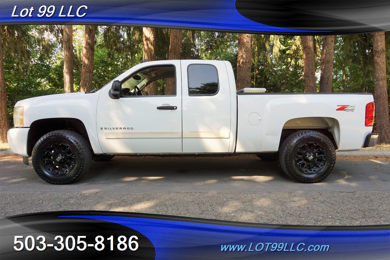 2011 Chevrolet Silverado 1500 LT Extended Cab 4X4 V8 5.3L Auto Short Bed - Photo 1 - Milwaukie, OR 97267