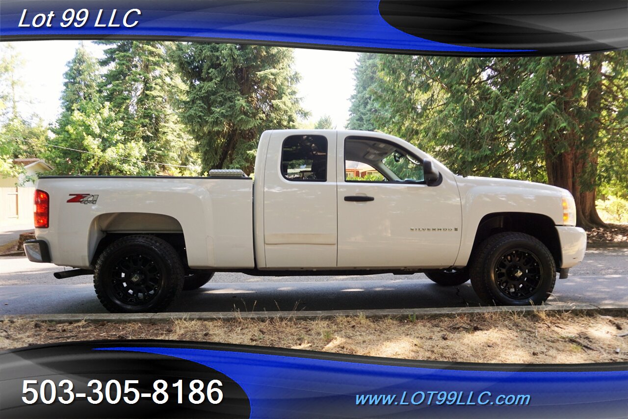 2011 Chevrolet Silverado 1500 LT Extended Cab 4X4 V8 5.3L Auto Short Bed - Photo 8 - Milwaukie, OR 97267