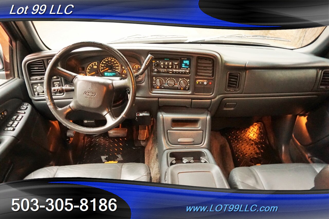 2002 Chevrolet Avalanche 2500 4X4 LT V8 8.1L Auto Heated Leather MOON   - Photo 2 - Milwaukie, OR 97267