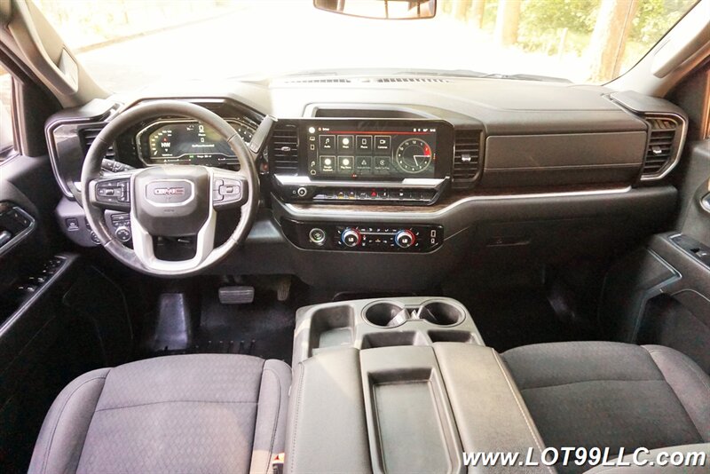 2022 GMC Sierra 1500 SLE 4X4 Crew Cab V8 5.3L Heated Seats GPS 1 OWNER