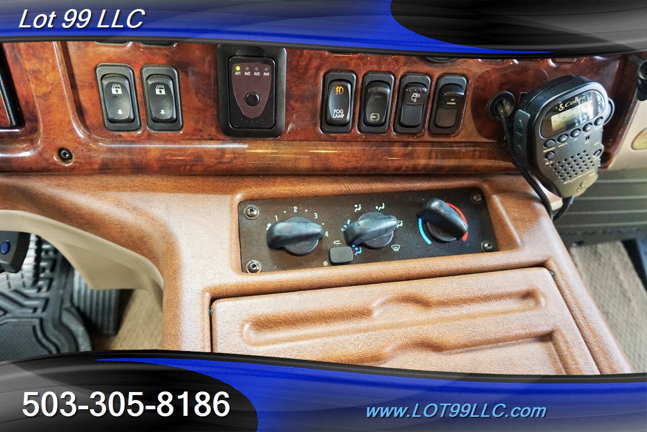 2006 Freightliner SPORT CHASSIS 106 Dually Crew Cab Leather DVD folding Rear Seat NO RUST   - Photo 30 - Milwaukie, OR 97267