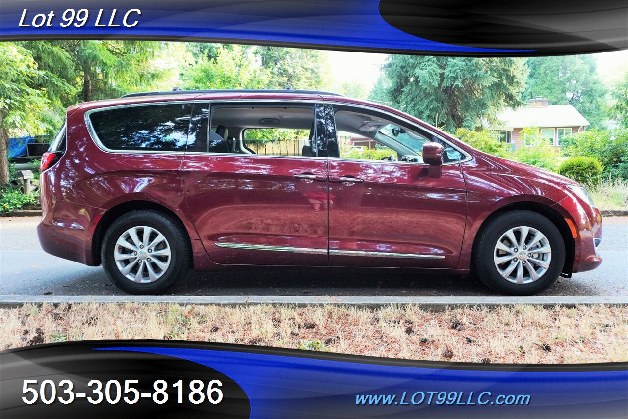 2017 Chrysler Pacifica Touring-L 3.6L Auto heated Leather Dual Power Door Premium Wheels NEW TIRES Backup Camera - Photo 8 - Milwaukie, OR 97267
