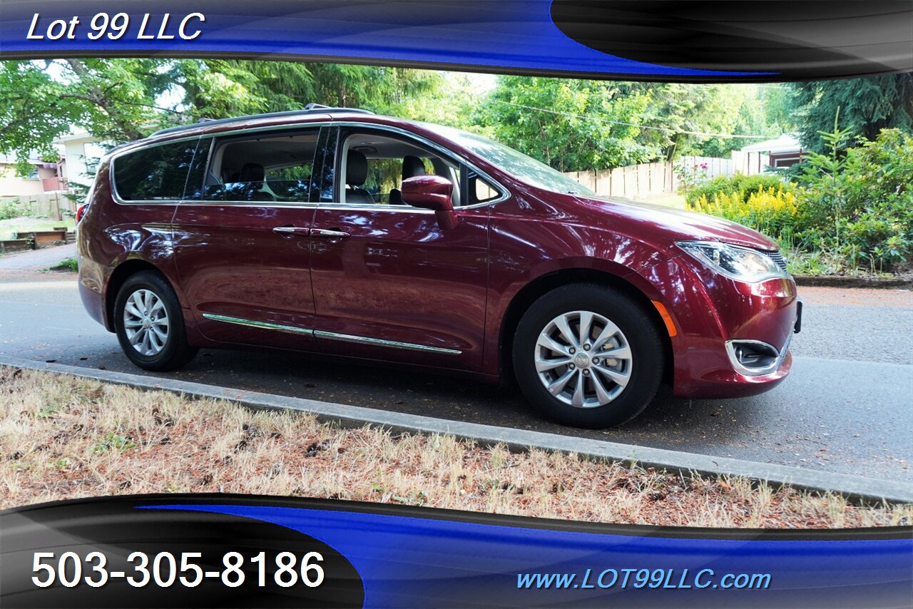 2017 Chrysler Pacifica Touring-L 3.6L Auto heated Leather Dual Power Door Premium Wheels NEW TIRES Backup Camera - Photo 7 - Milwaukie, OR 97267