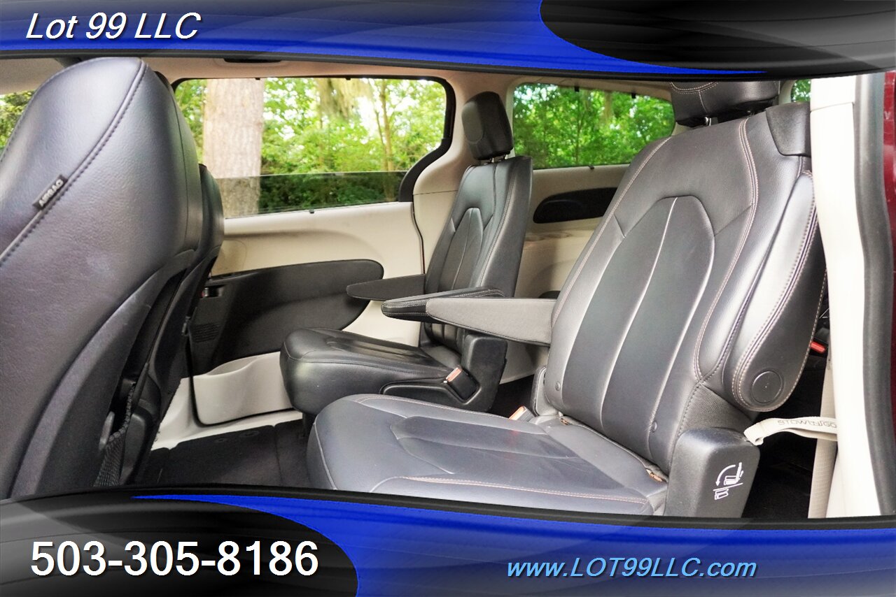 2017 Chrysler Pacifica Touring-L 3.6L Auto heated Leather Dual Power Door Premium Wheels NEW TIRES Backup Camera - Photo 14 - Milwaukie, OR 97267