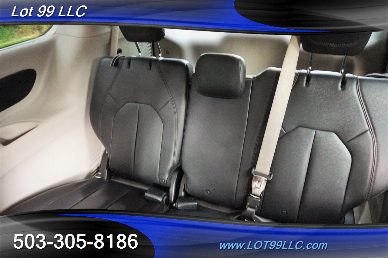 2017 Chrysler Pacifica Touring-L 3.6L Auto heated Leather Dual Power Door Premium Wheels NEW TIRES Backup Camera - Photo 3 - Milwaukie, OR 97267