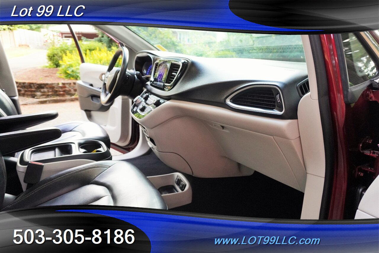 2017 Chrysler Pacifica Touring-L 3.6L Auto heated Leather Dual Power Door Premium Wheels NEW TIRES Backup Camera - Photo 17 - Milwaukie, OR 97267