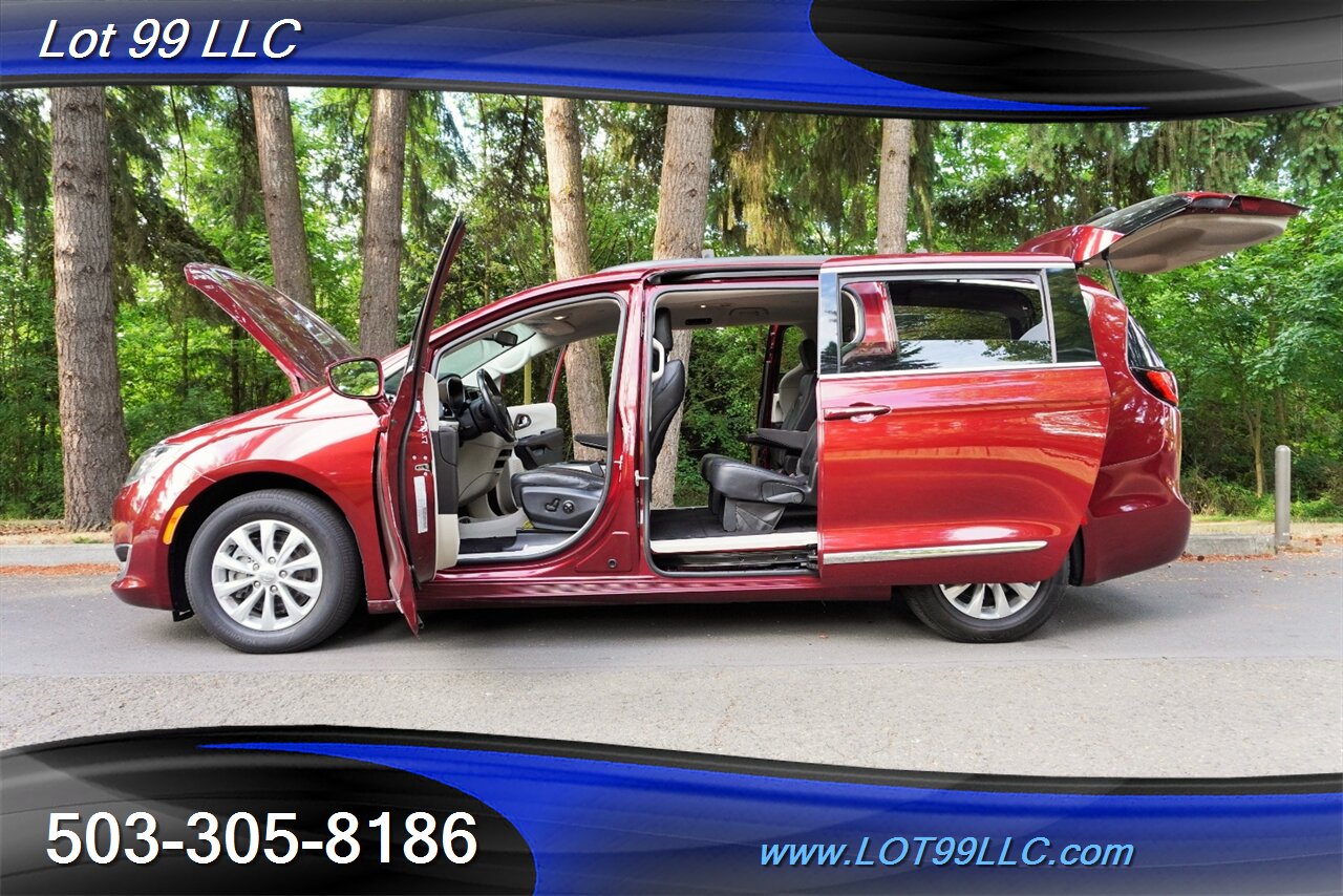 2017 Chrysler Pacifica Touring-L 3.6L Auto heated Leather Dual Power Door Premium Wheels NEW TIRES Backup Camera - Photo 28 - Milwaukie, OR 97267