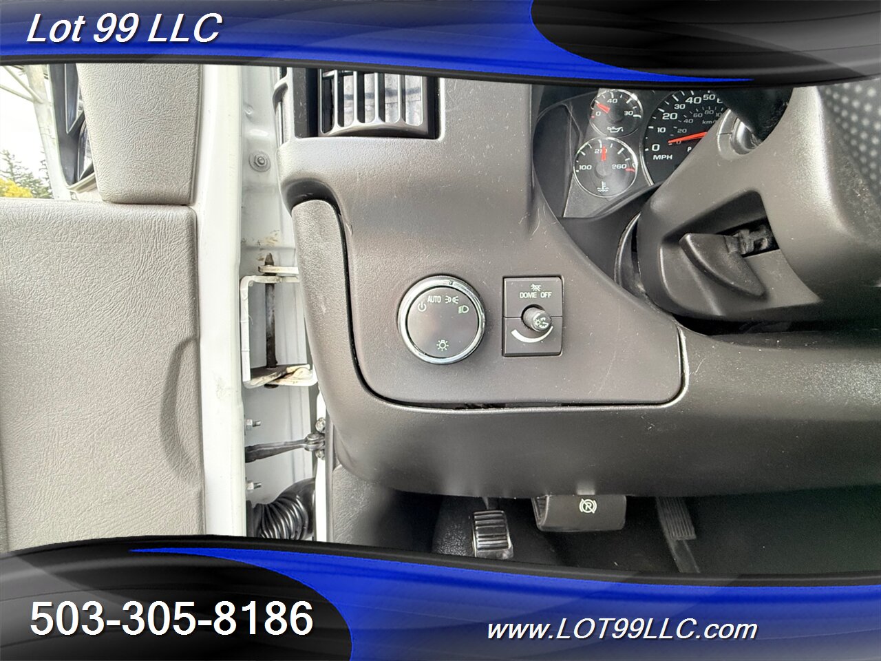 2020 Chevrolet Express LT 3500 12 Passenger Van 6.0L V8 Collision Warning Lane Departure Warning System Cruise Control Keyless Start - Photo 33 - Milwaukie, OR 97267