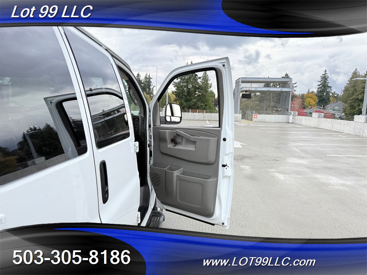 2020 Chevrolet Express LT 3500 12 Passenger Van 6.0L V8 Collision Warning Lane Departure Warning System Cruise Control Keyless Start - Photo 36 - Milwaukie, OR 97267