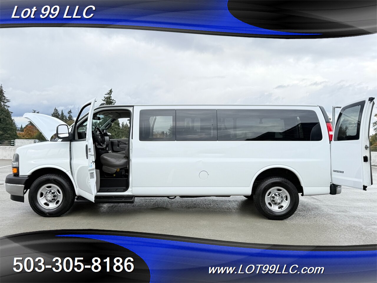 2020 Chevrolet Express LT 3500 12 Passenger Van 6.0L V8 Collision Warning Lane Departure Warning System Cruise Control Keyless Start - Photo 18 - Milwaukie, OR 97267